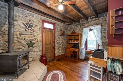 672 Manatawny St, Pottstown PA  19464-9407 exterior