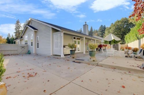 125 Scotia Pne Cir, Grass Valley CA  95945-5418 exterior