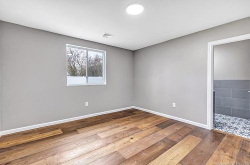 390 Marina Dr, Stratford CT  06614-2934 exterior