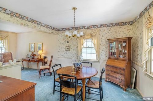 18 Winters St, Oakland NJ  07436-2623 exterior