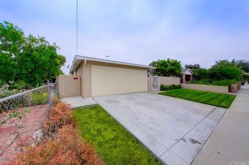 12309 Freeman Ave, Hawthorne CA  90250-4016 exterior