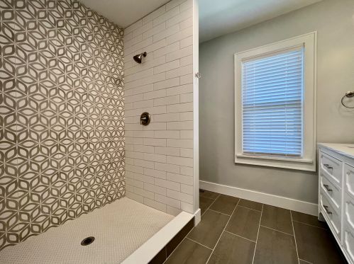 4532 Newhall St, Milwaukee WI 53211-1527 exterior