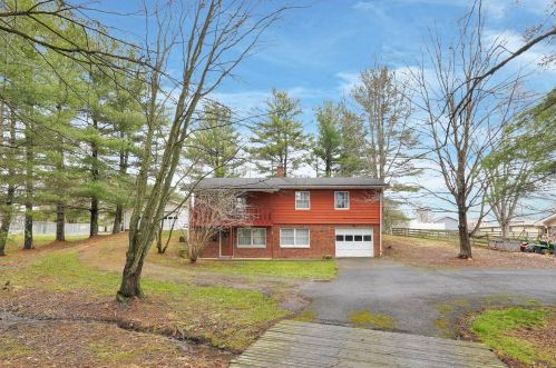 411 Jefferson Ave, Mcarthur, OH 45651-1056