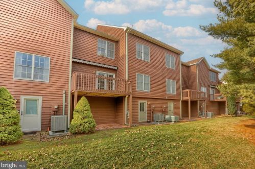 730 Sterling Ct, West Enola PA  17025-2655 exterior
