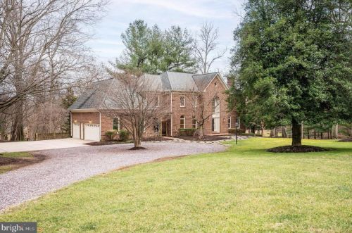 281 Golden Woods Ct, Great Falls VA  22066-4152 exterior