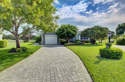 12 Holly Dr, Boynton Beach, FL 33436-5566