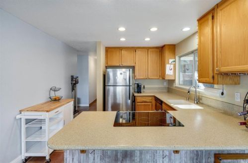144 Fulton Pl, Windsor CA  95492-9474 exterior