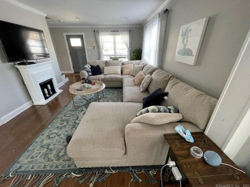 269 Valley Ave, Bridgeport CT  06606-3756 exterior