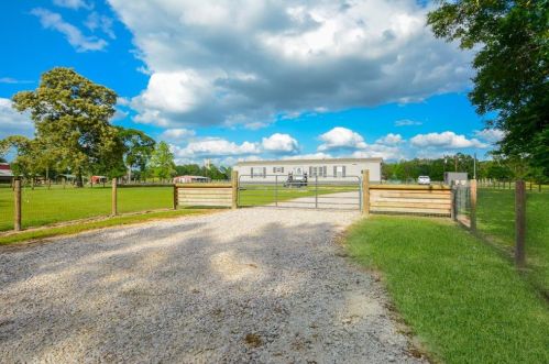 27949 Riley Rd, Waller, TX 77484-6125