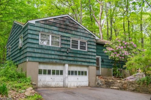 255 North Rd, Chester, NJ 07930-2345