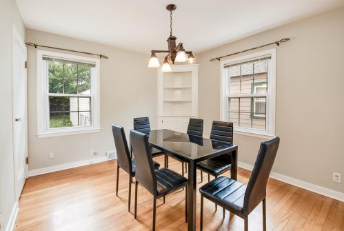 4918 Berkeley Blvd, Milwaukee WI  53217-5903 exterior