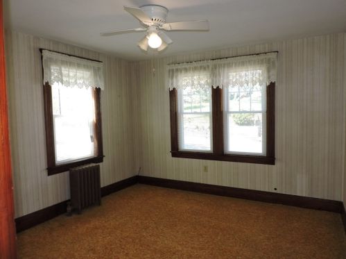 39 Brk St, Webster MA 01570-2821 exterior