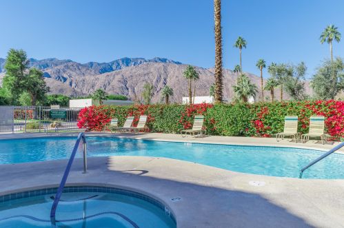 2001 Camino Parocela, Palm Springs CA  92264-8229 exterior