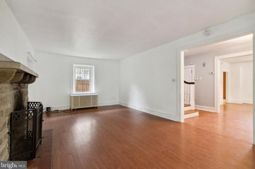 6903 Chew Ave, Philadelphia PA 19120-2211 exterior