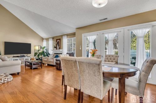 35 Carlisle Ct, Old Bridge NJ  08857-2777 exterior