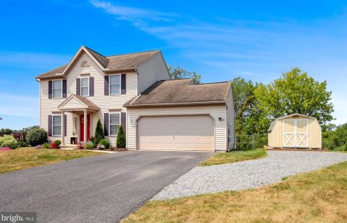 436 Golden Dr, Blandon PA  19510-9653 exterior