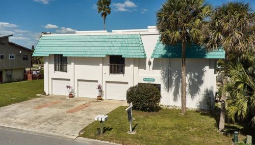 17069 1st St, Saint Petersburg, FL 33708-4415
