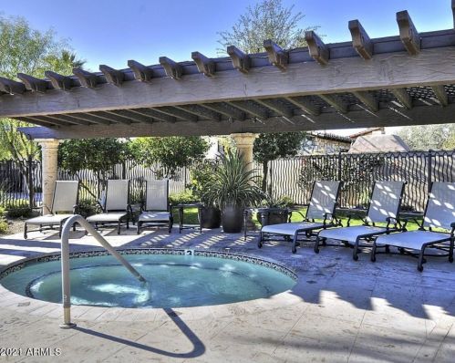 4949 Lincoln Dr, Scottsdale AZ 85253-4108 exterior