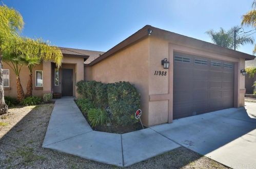 11988 Foothills River Ln, Lakeside, CA 92040-2947