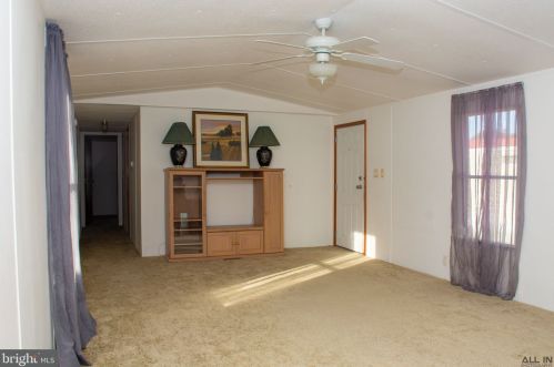 230 Loblolly Pine Dr, Dover, DE 19901-1923