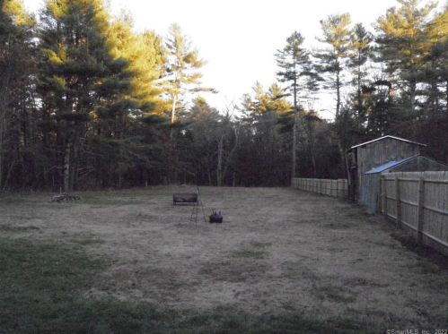 21 Humes Rd, Killingly CT  06241-1226 exterior