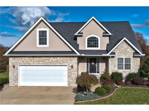 4433 Loreto Landing Dr, Perry, OH 44081-8720