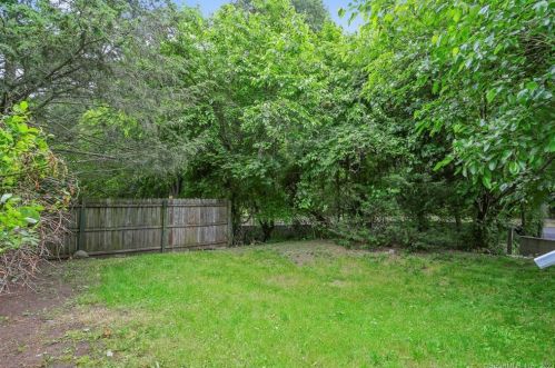 123 Woodland Dr, Milford CT  06460-5029 exterior