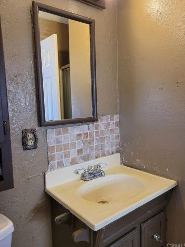 2661 Stanley Ave, Anaheim CA  92801-4950 exterior