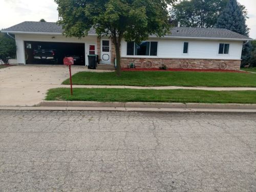 415 Holland Dr, Randolph, WI 53956-1225