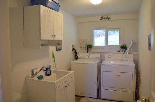 6 Candleview Dr, Sherman, CT 06784-2034
