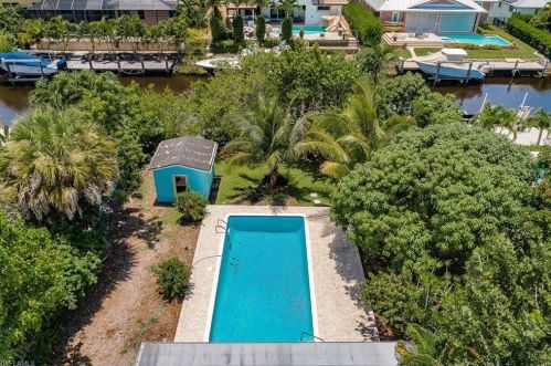 1456 Curlew Ave, Naples, FL 34102-3444