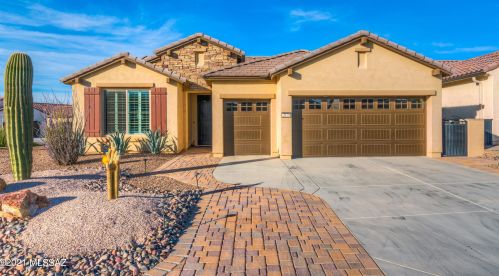 2079 Thunderchief Dr, Green Valley, AZ 85614-5830