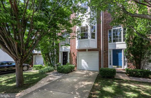 3708 Matura Ln, Woodbridge, VA 22192-6706