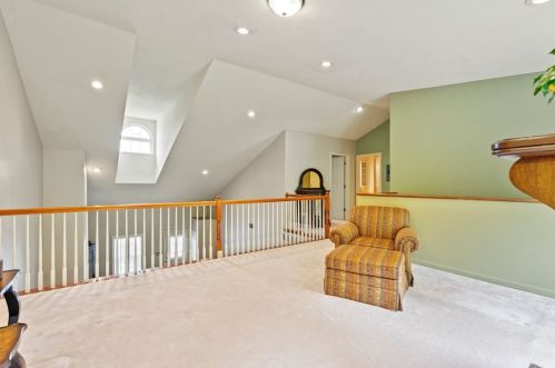 7082 Clubview Dr, Bridgeville PA  15017-1097 exterior