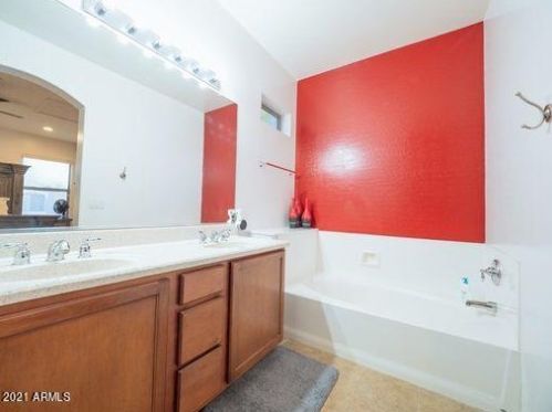 15881 74 Ave, Peoria AZ 85345-8900 exterior