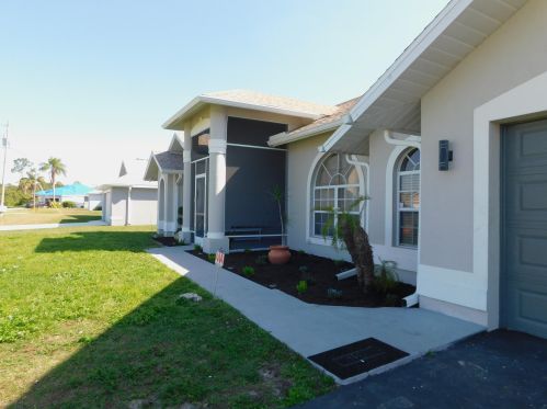 680 Manhattan St, Lehigh Acres, FL 33974-0701
