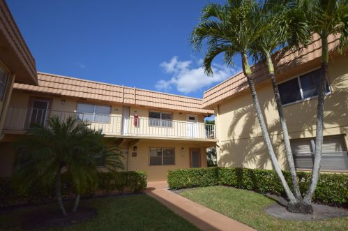 235 Saxony, Delray Beach, FL 33446-1842