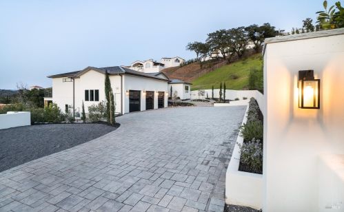 3921 Flintridge Dr, Santa Rosa, CA 95403-1706
