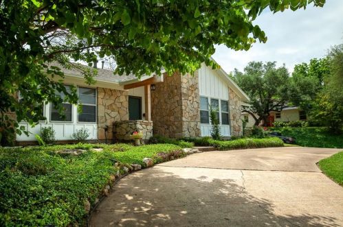 4617 Westridge Ave, Fort Worth, TX 76116-8216