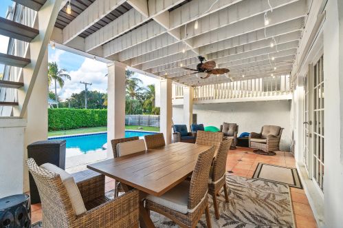 6260 Ocean Blvd, Boynton Beach FL  33435-5212 exterior