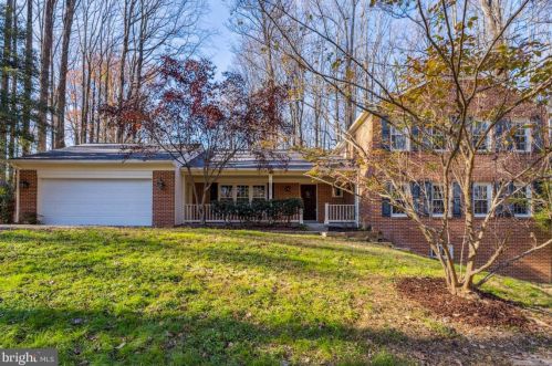 928 Welham Green Rd, Great Falls, VA 22066-1514