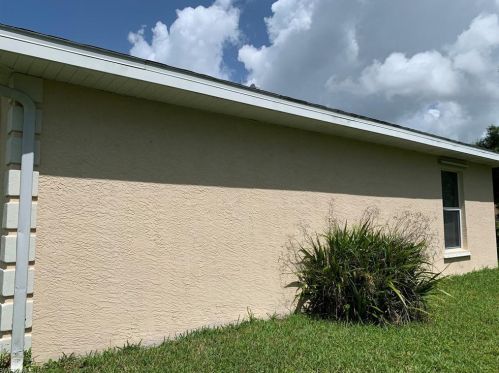 2712 48th St, Lehigh Acres, FL 33971-0754