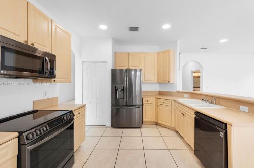 13358 32nd St, Hollywood FL  33027-3908 exterior