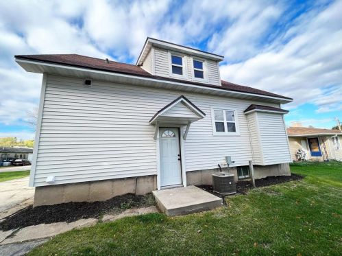 250 Caroline St, Manchester WI  53946-8518 exterior