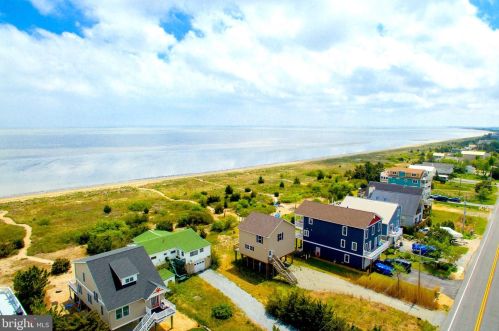 579 Bay Ave, Slaughter Beach, DE 19963-4914