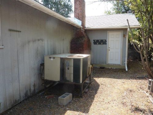 285 Sherwood Rd, Willits CA  95490-9501 exterior