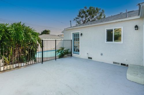 1301 Marcelle St, Compton CA  90221-4413 exterior