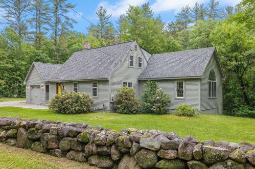 126 Shore Dr, Hopkinton, NH 03229-3214