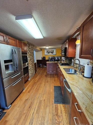 1 Farrell Ave, Bristol, CT 06010-4008