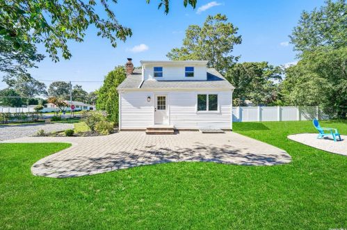 93 Coates Ave, Holbrook NY  11741-2432 exterior